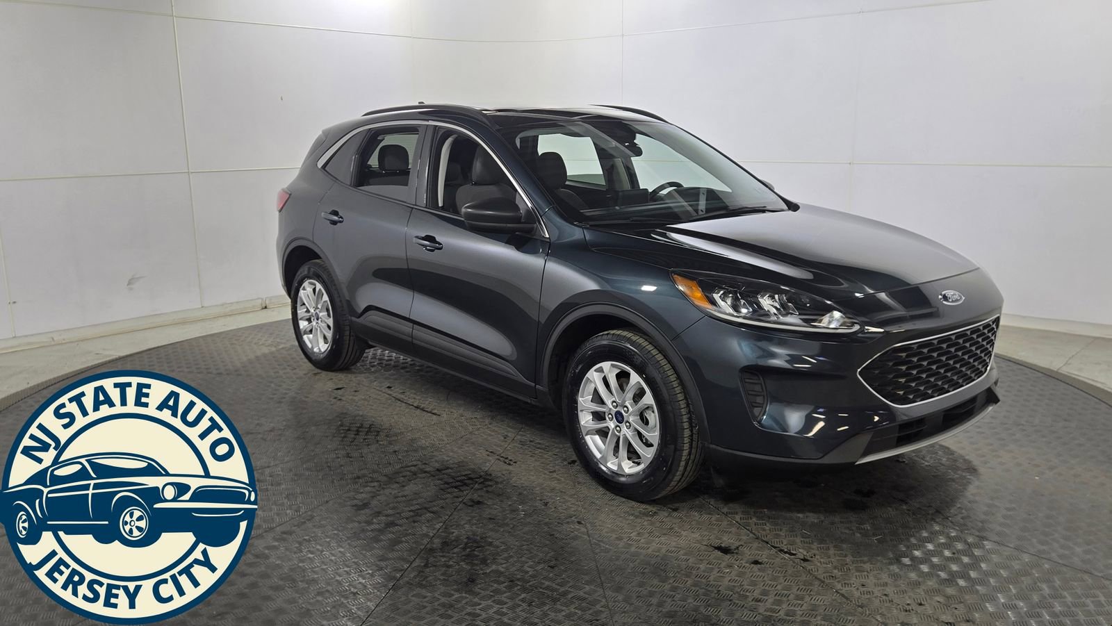 Used 2022 Ford Escape SE w/ Convenience Package image 1
