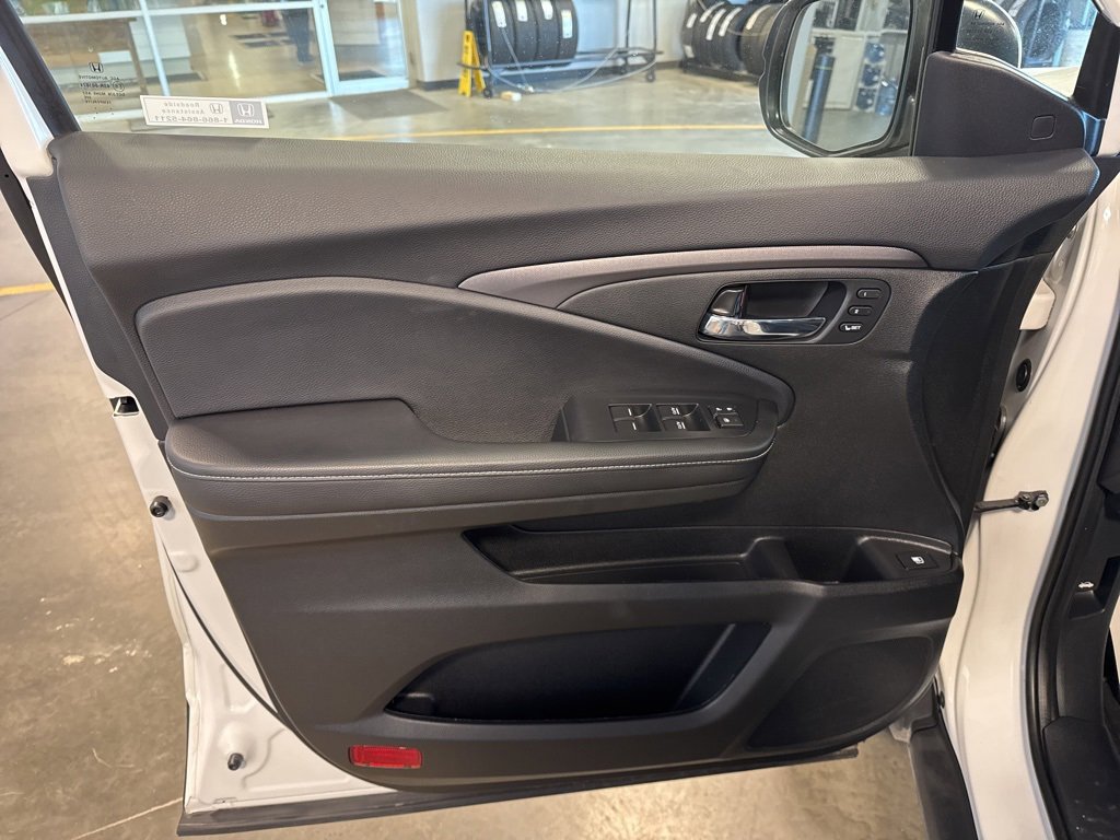 Used 2025 Honda Ridgeline RTL image 24
