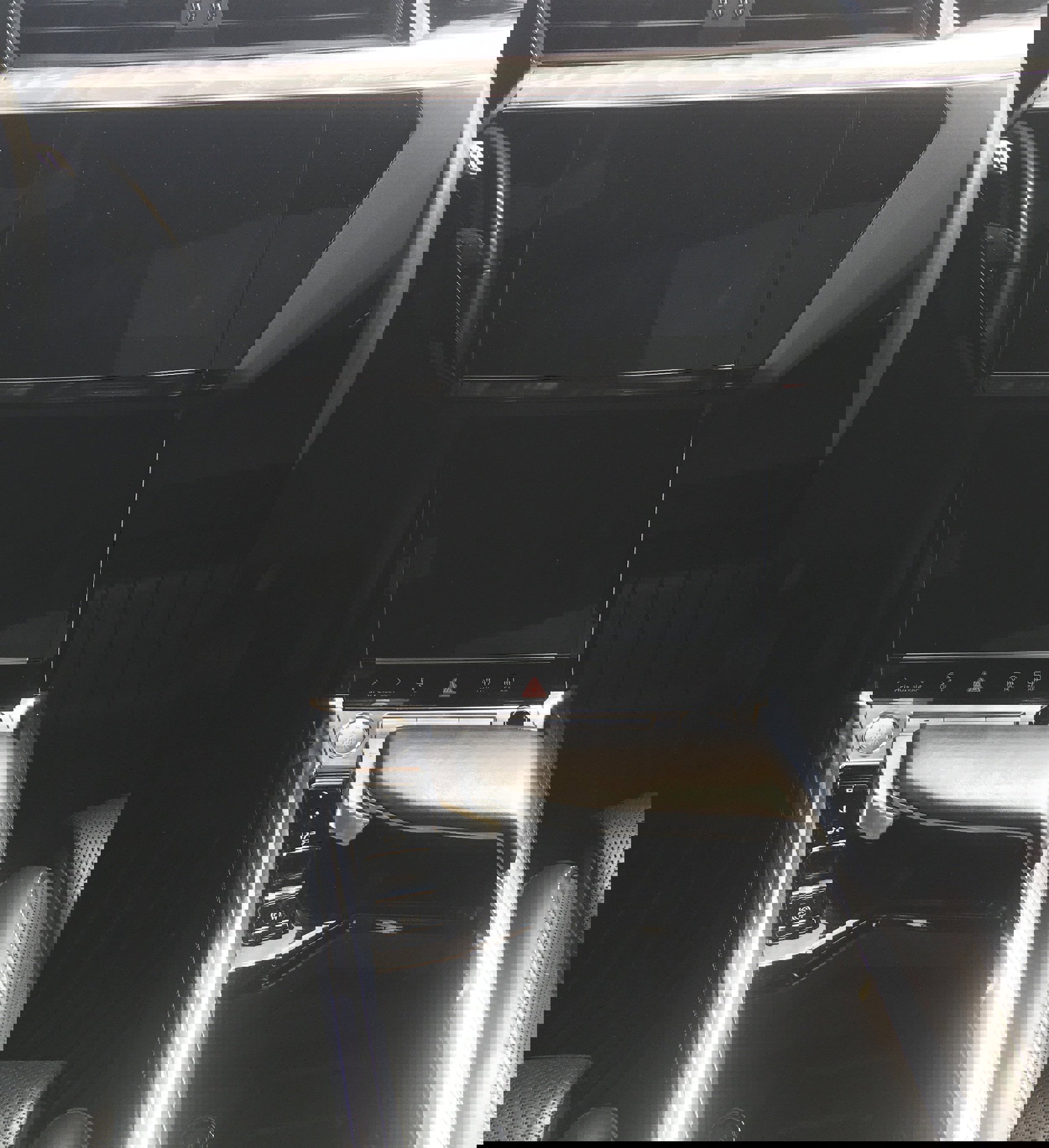 Used 2019 Audi e-tron Prestige image 12