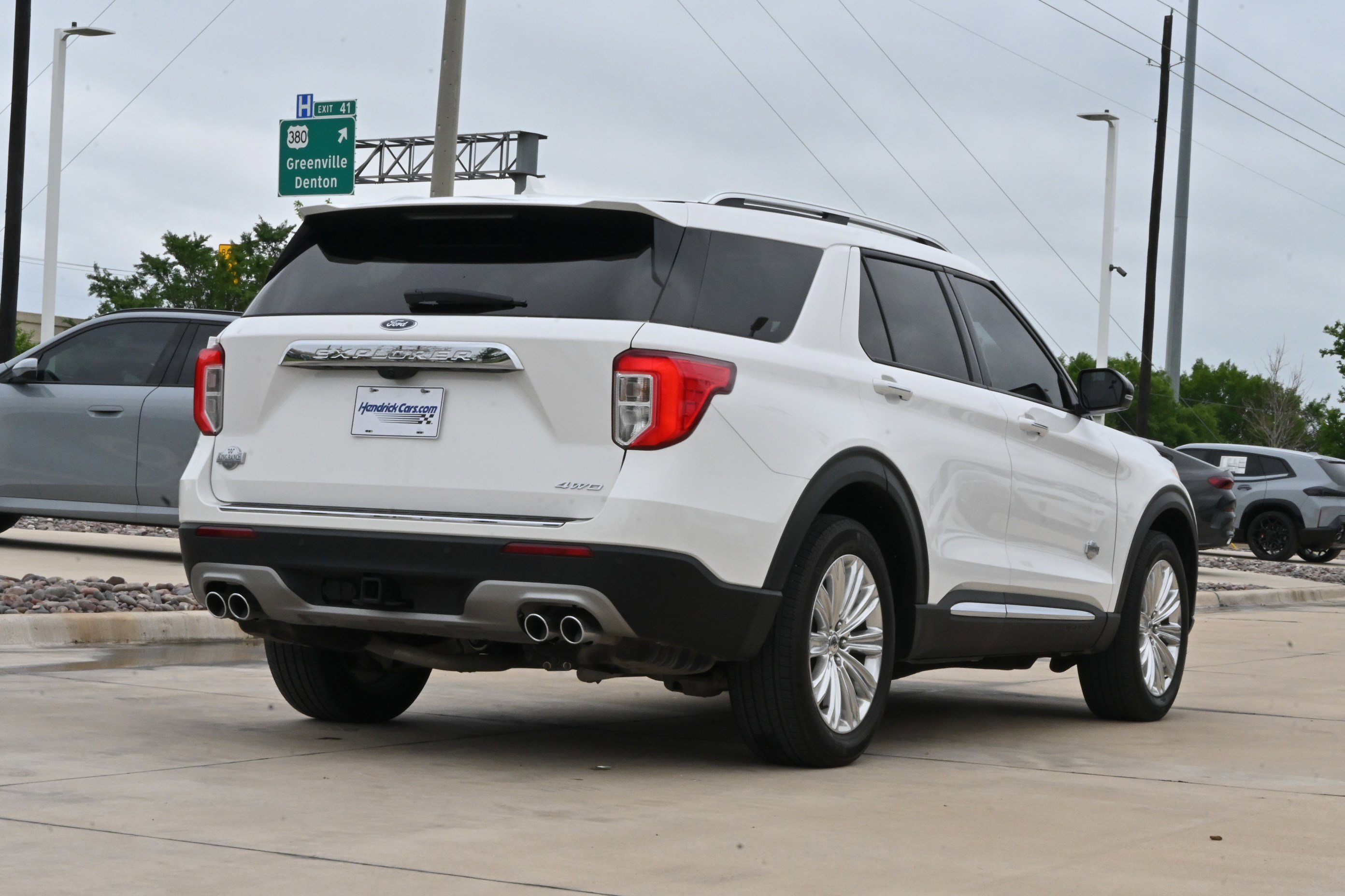 Used 2022 Ford Explorer King Ranch w/ Class IV Trailer Tow Package AWD/4WD image 9