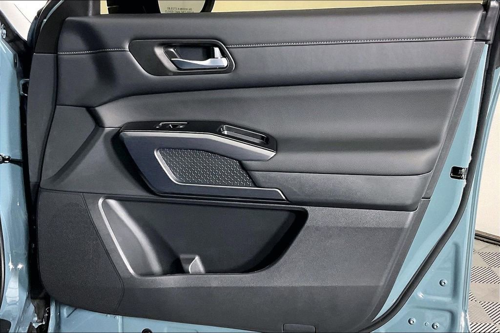New 2026 Nissan Pathfinder SL AWD/4WD image 24