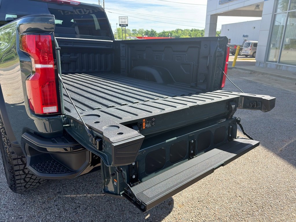 New 2026 Chevrolet Silverado 2500 ZR2 AWD/4WD image 10