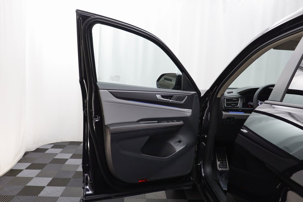 New 2026 Volkswagen Atlas Peak Edition image 5