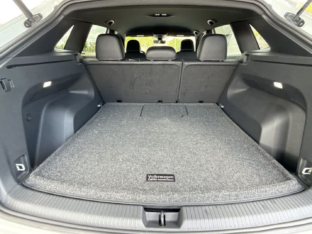 Certified 2025 Volkswagen Atlas Cross Sport SE FWD image 25