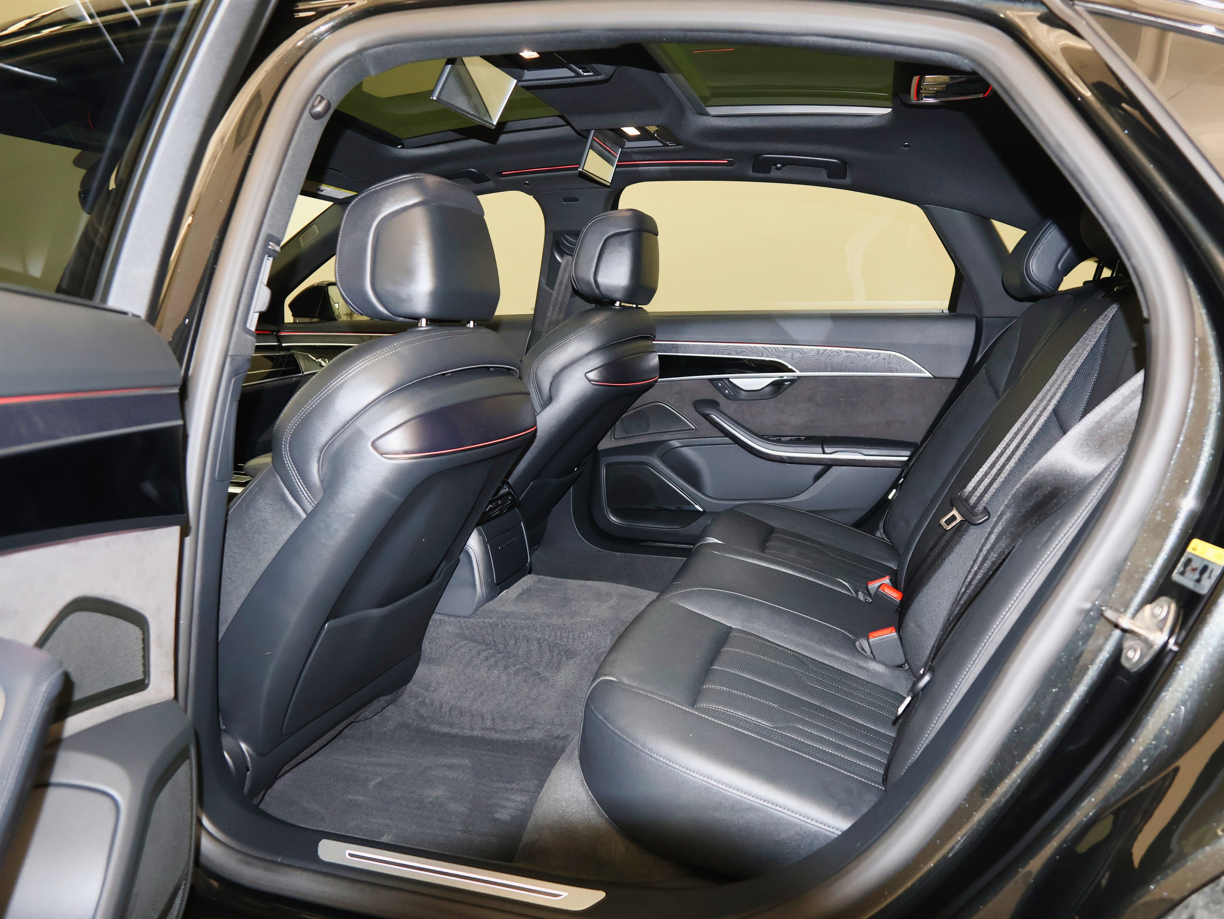 Used 2020 Audi A8 L 4.0T w/ Executive Package image 36