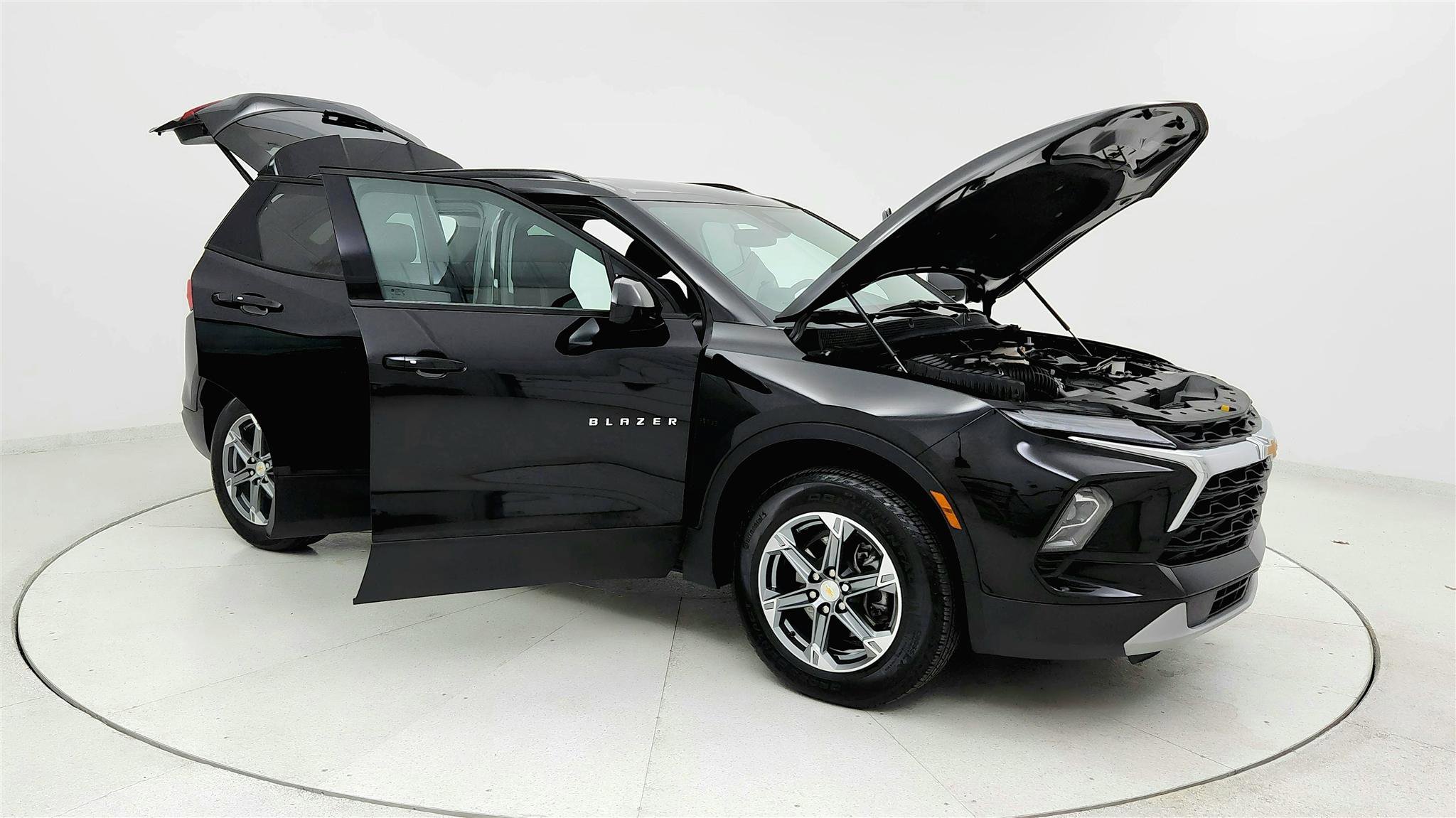 Used 2024 Chevrolet Blazer LT w/ Convenience Package FWD image 12