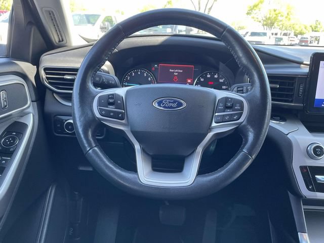 Used 2023 Ford Explorer XLT w/ Equipment Group 202A AWD/4WD image 8