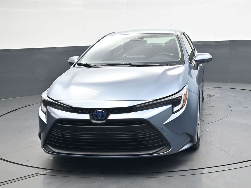 Used 2025 Toyota Corolla LE image 9