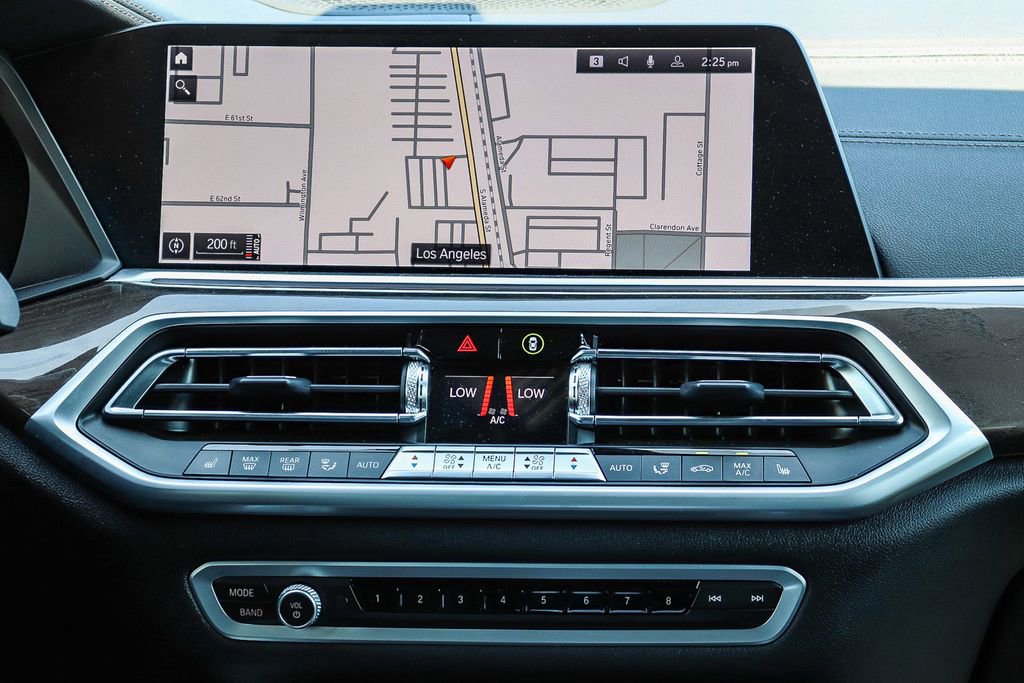 Used 2023 BMW X6 xDrive40i w/ M Sport Package AWD/4WD image 15