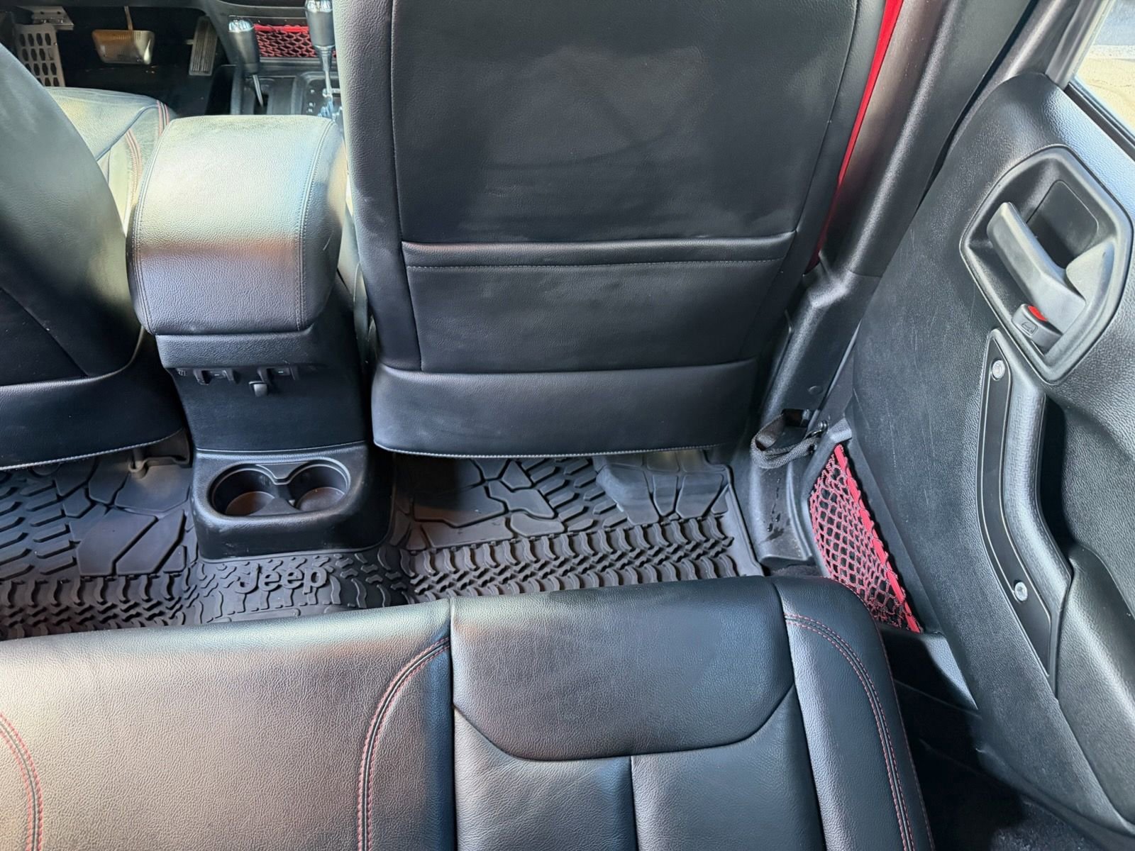 Used 2017 Jeep Wrangler Unlimited Rubicon image 31