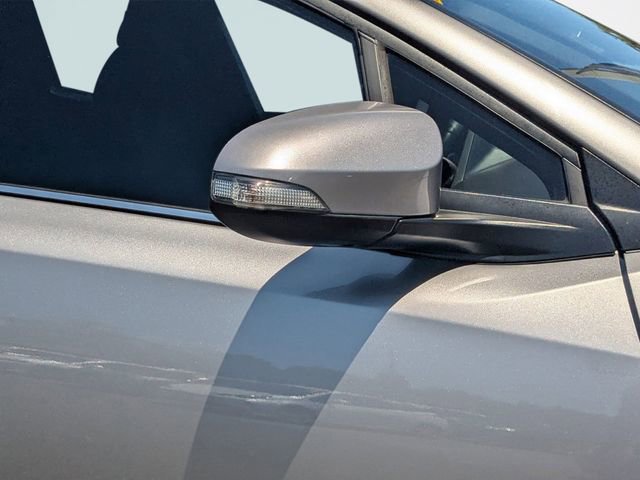 Used 2019 Toyota C-HR Limited FWD image 11