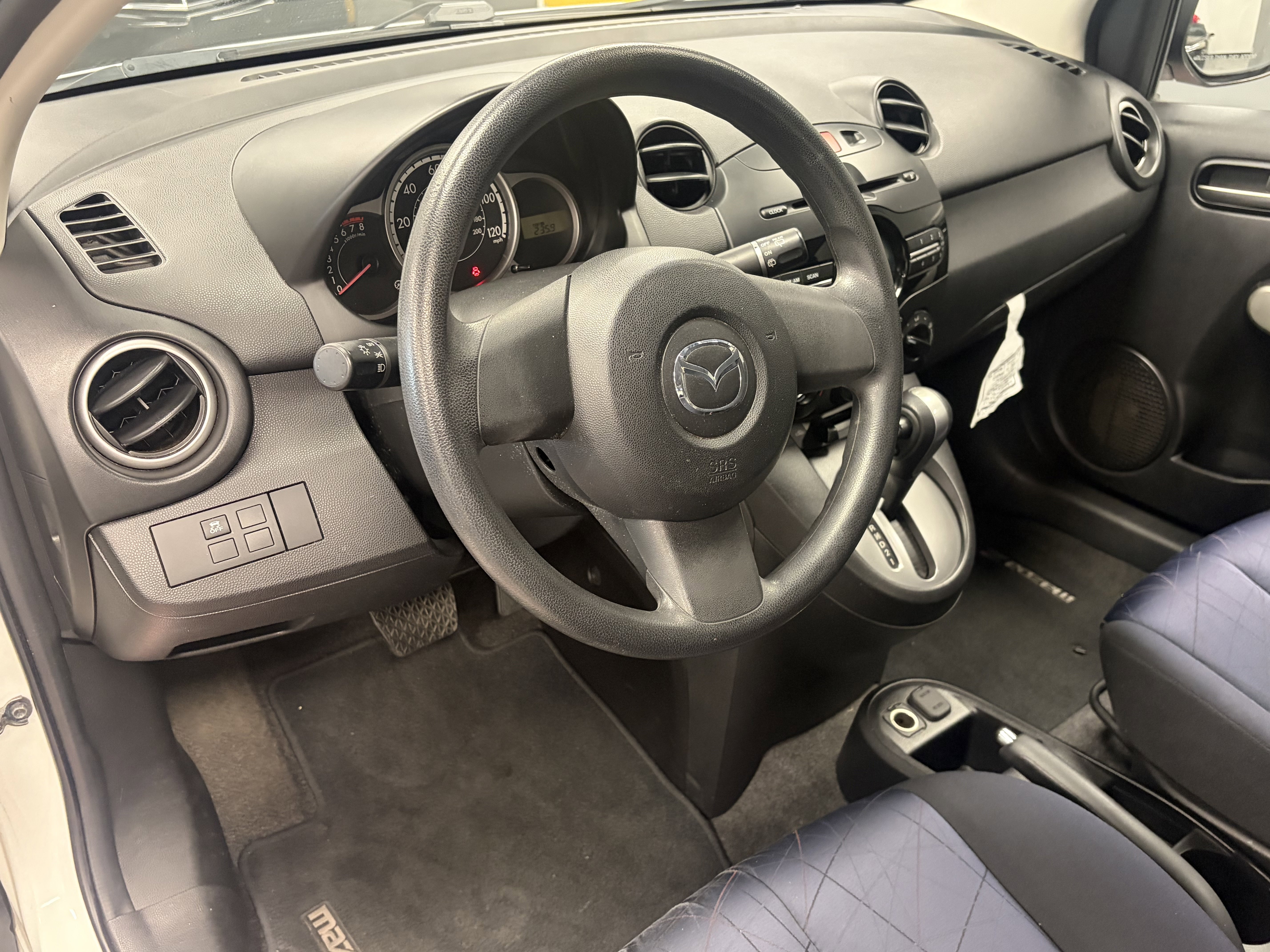 Used 2012 MAZDA MAZDA2 Sport FWD image 8