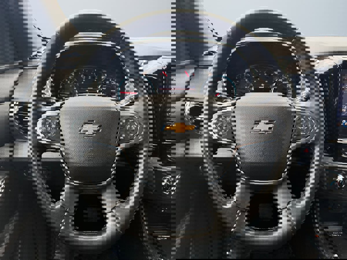 Used 2023 Chevrolet Traverse LT image 11