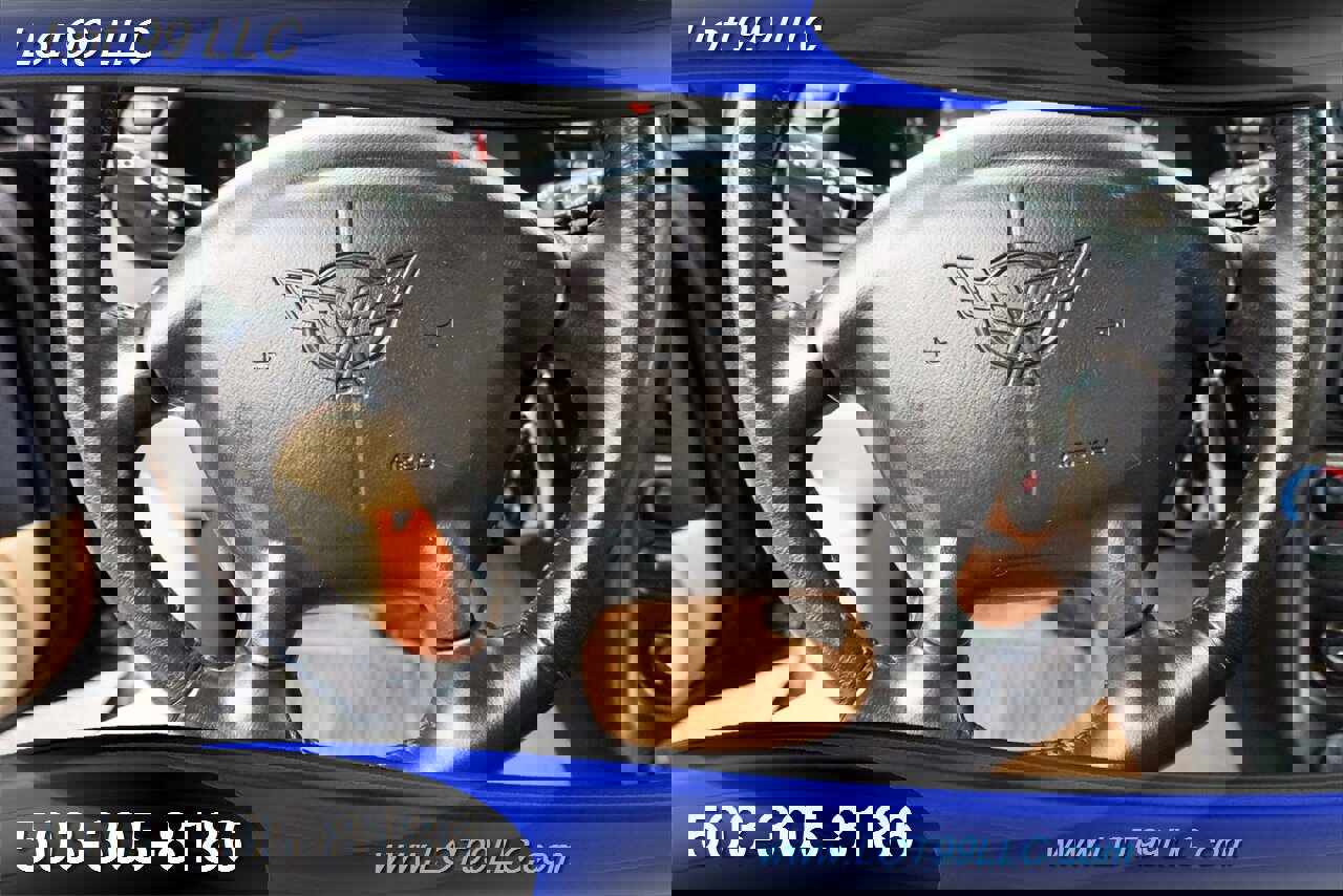 Used 2004 Chevrolet Corvette Coupe w/ Preferred Equipment Group image 20