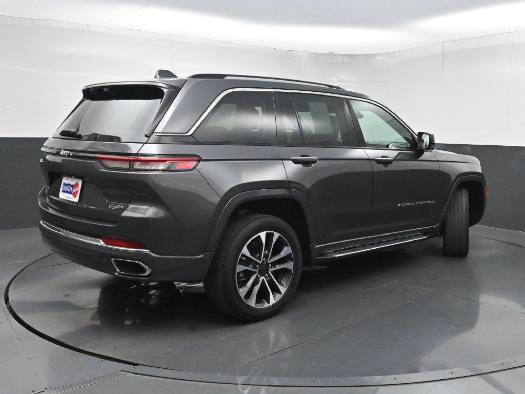 Used 2022 Jeep Grand Cherokee Overland w/ Luxury Tech Group IV RWD image 32