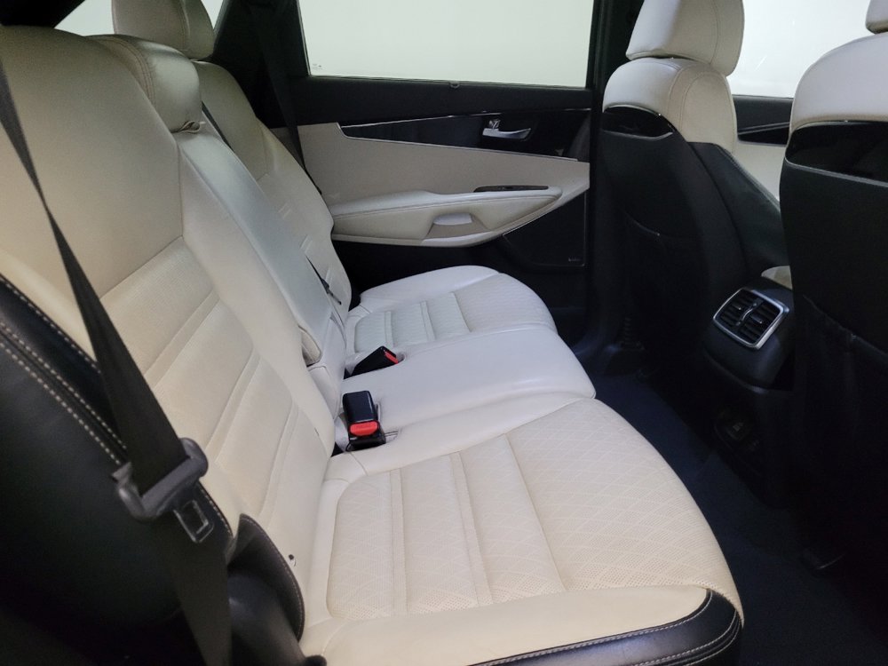 Used 2017 Kia Sorento SX image 19