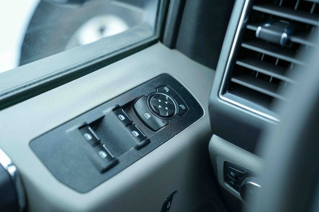 Used 2020 Ford F150 XLT image 24