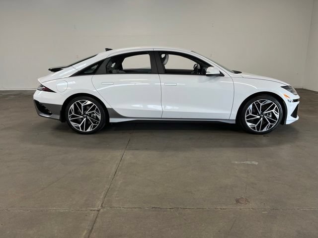 Used 2024 Hyundai Ioniq 6 SEL RWD image 2