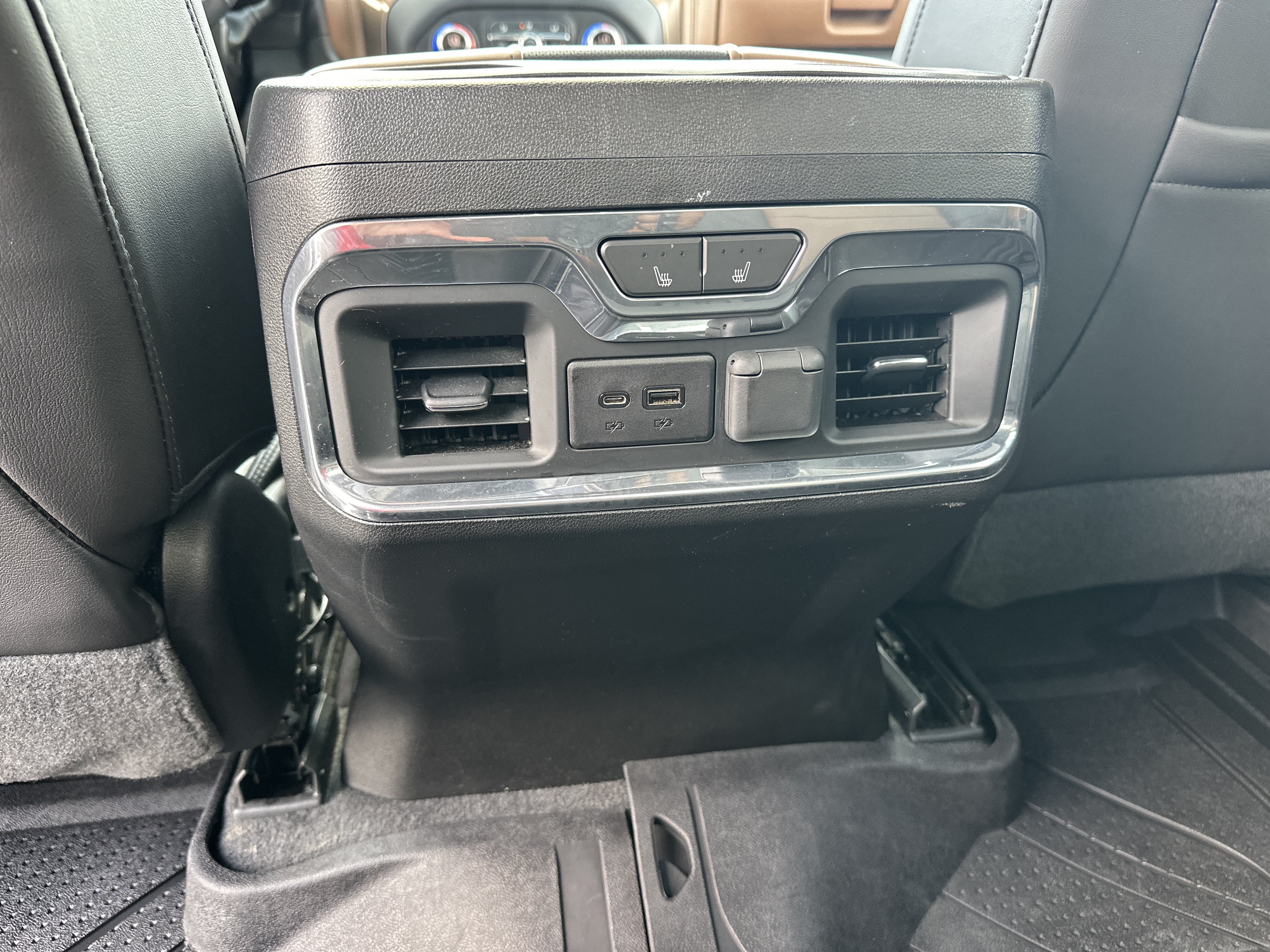 Used 2019 Chevrolet Silverado 1500 High Country w/ Technology Package AWD/4WD image 23