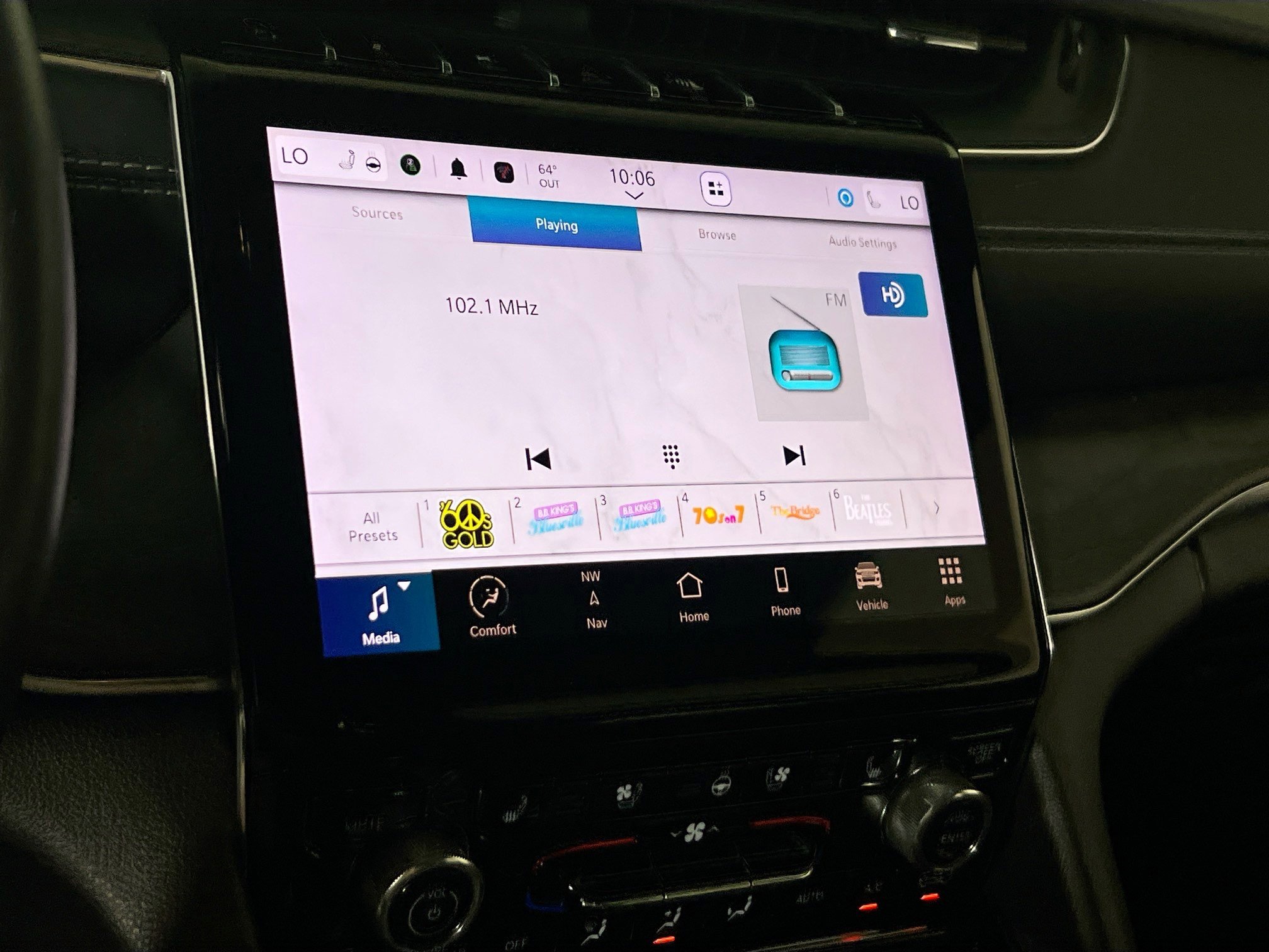 Used 2022 Jeep Grand Cherokee Overland w/ Luxury Tech Group IV image 15