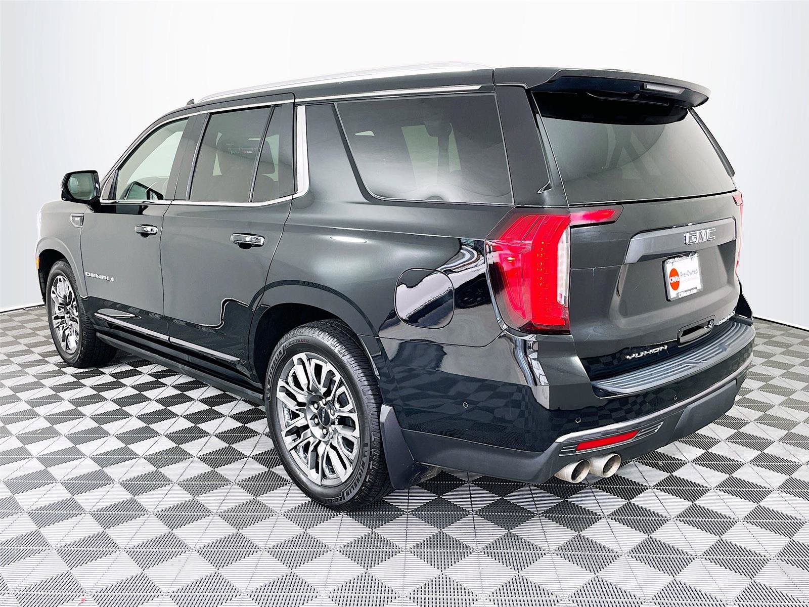 Used 2024 GMC Yukon Denali Ultimate AWD/4WD image 6