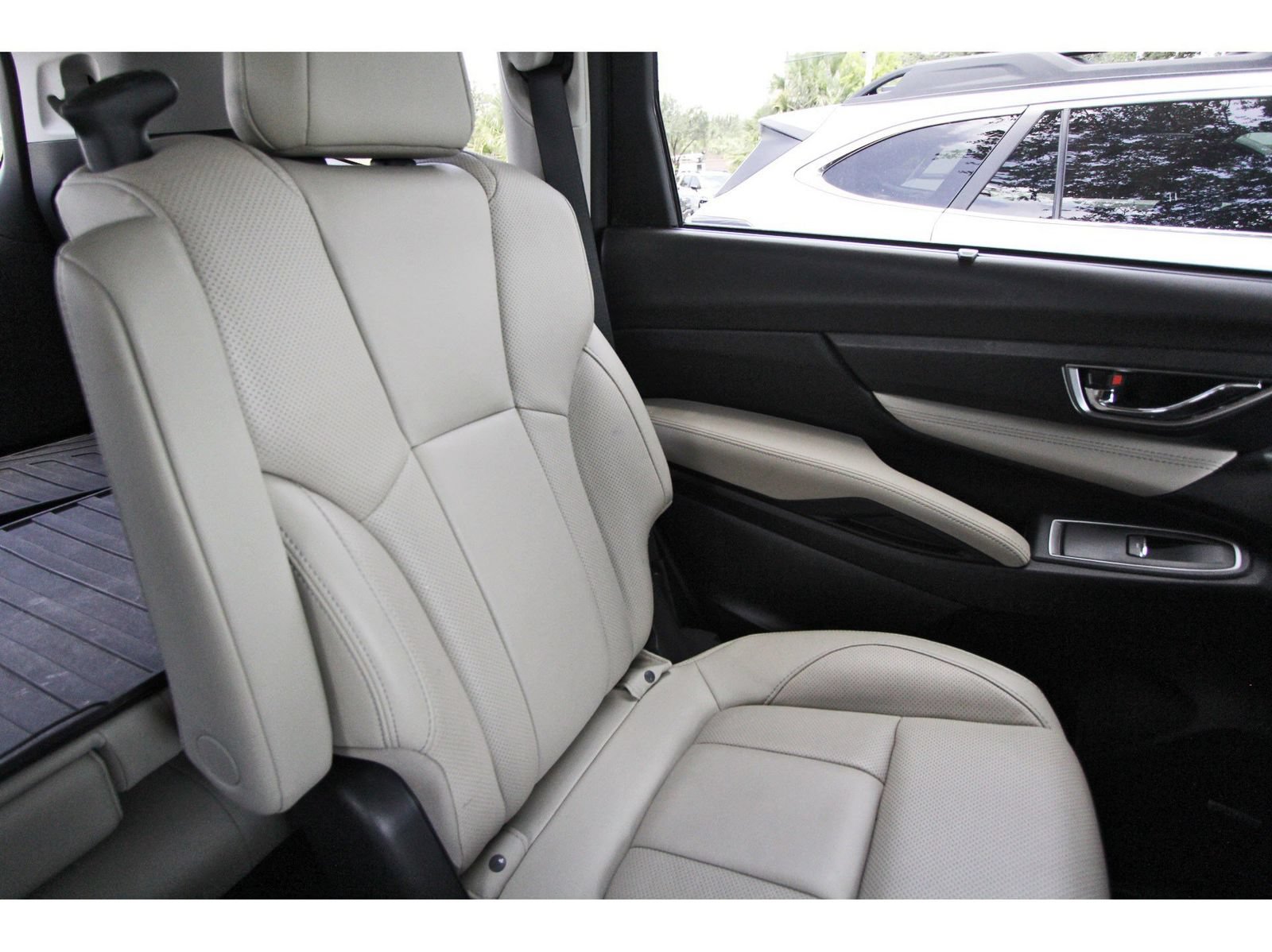 Used 2023 Subaru Ascent Limited w/ Technology Package AWD/4WD image 12