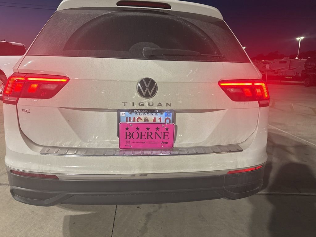 Used 2022 Volkswagen Tiguan SE image 11