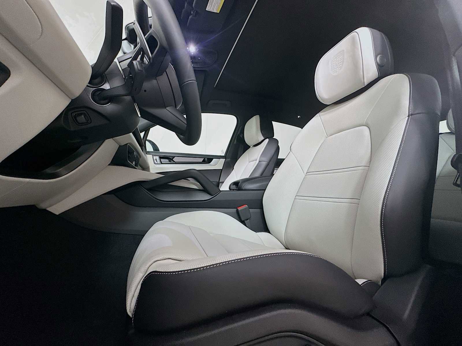 New 2026 Porsche Cayenne S image 5