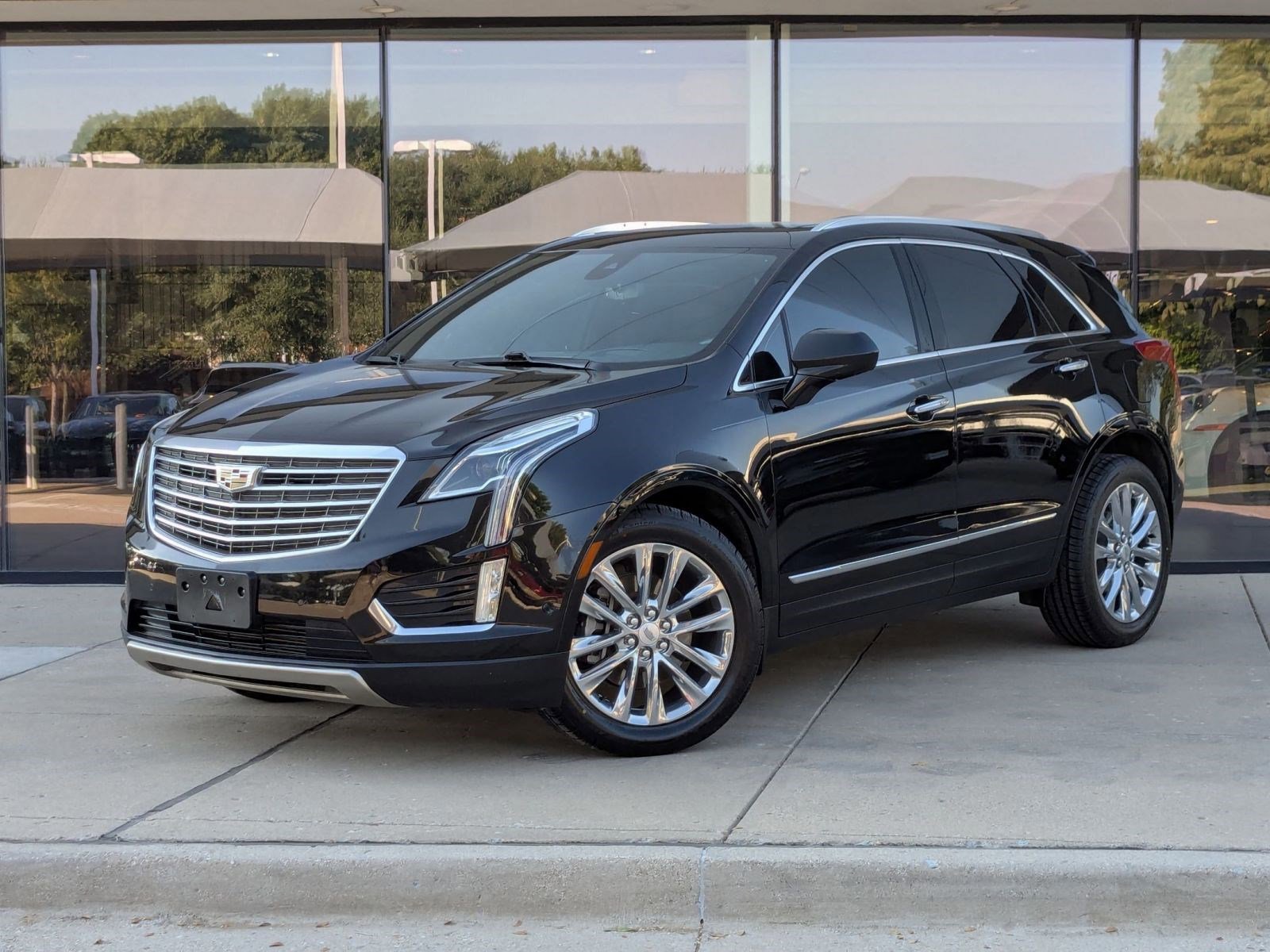 Used 2017 Cadillac XT5 Platinum w/ Driver Assist Package