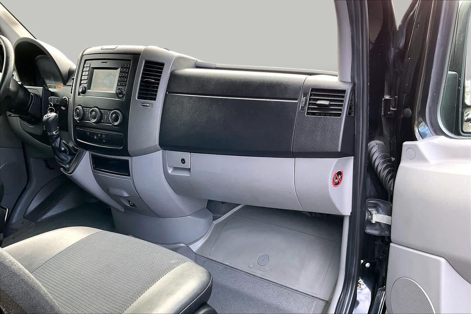 Used 2018 Mercedes-Benz Sprinter 2500 image 18