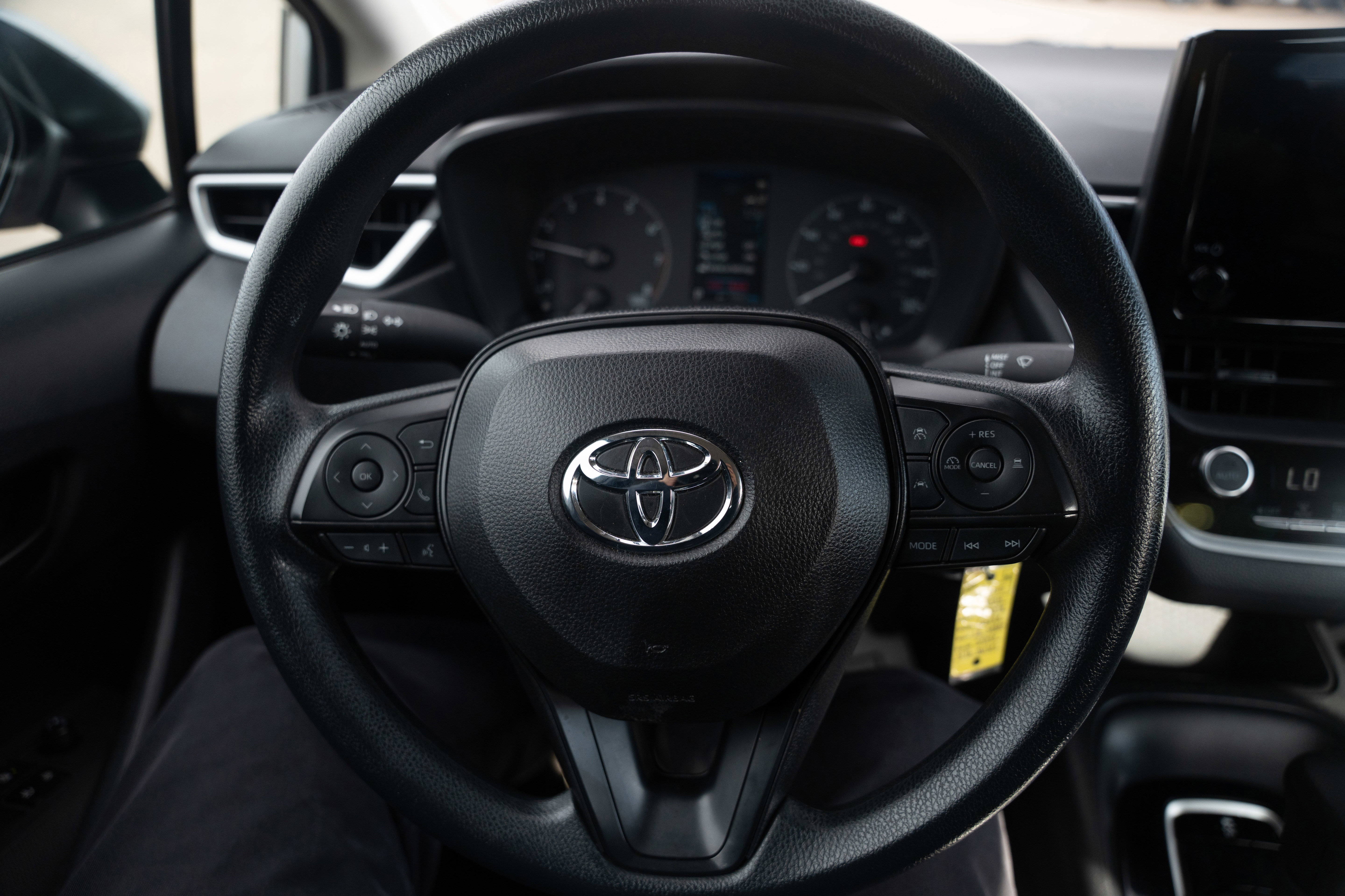 Used 2024 Toyota Corolla LE image 27