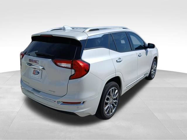 Certified 2022 GMC Terrain Denali w/ Denali Premium Package AWD/4WD image 5