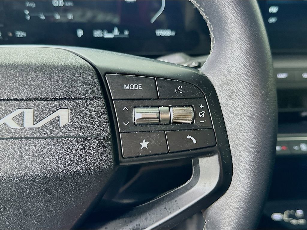Used 2025 Kia K4 EX image 22