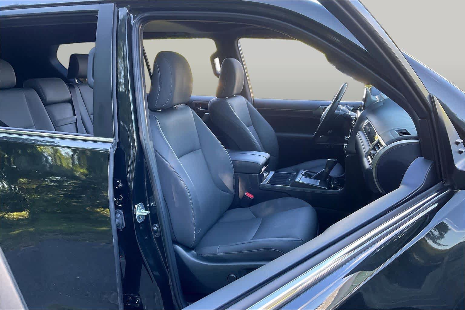 Used 2023 Lexus GX 460 Premium w/ Premium Package AWD/4WD image 8