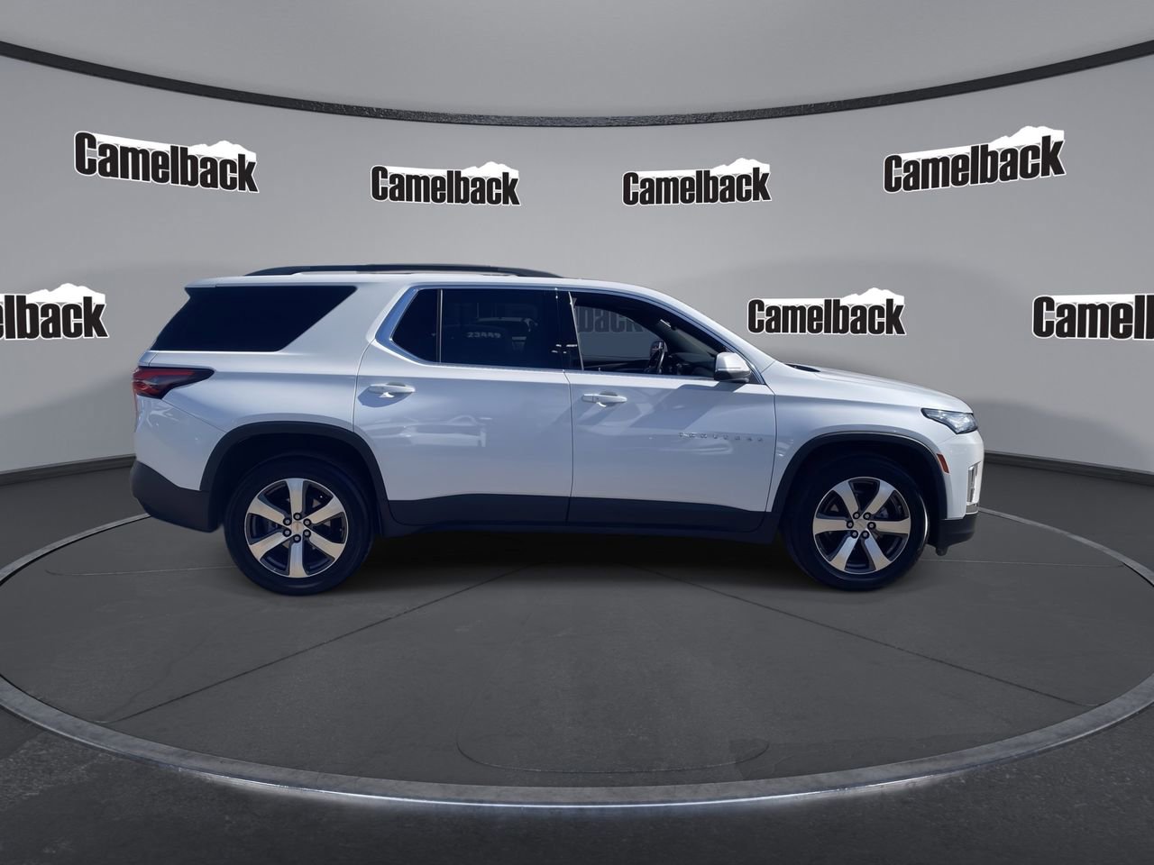 Used 2023 Chevrolet Traverse LT w/ LT Premium Package FWD image 8