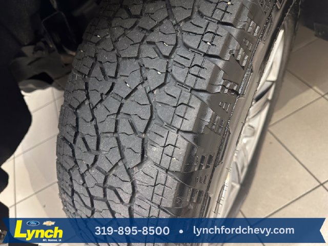 Used 2017 Chevrolet Silverado 1500 High Country AWD/4WD image 31
