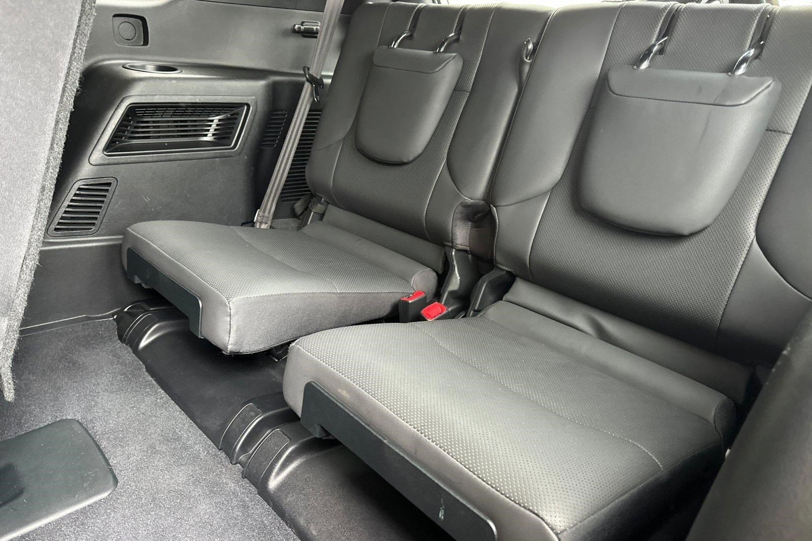 Used 2023 Lexus GX 460 Premium w/ Premium Package image 32