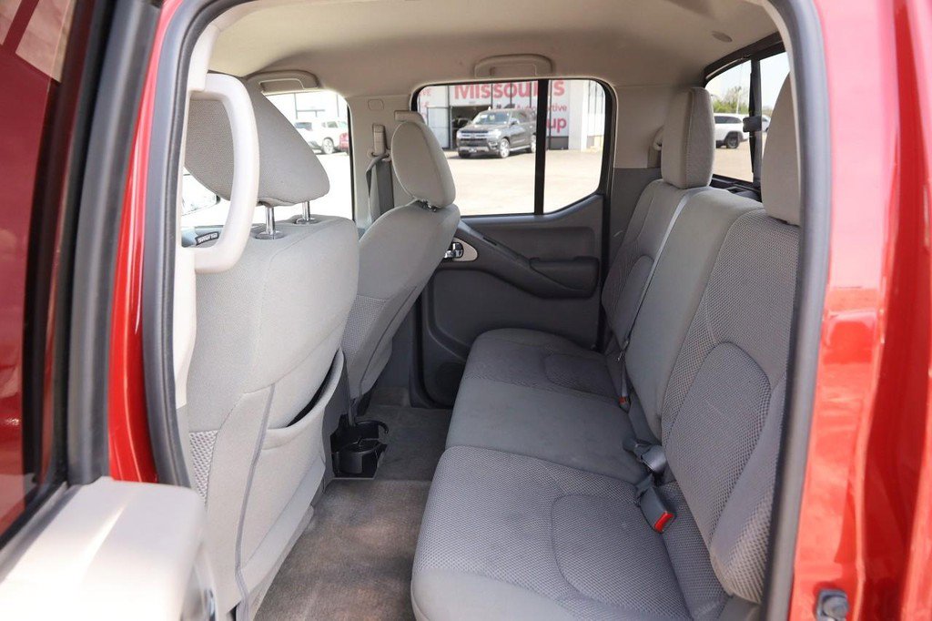 Used 2018 Nissan Frontier SV RWD image 9