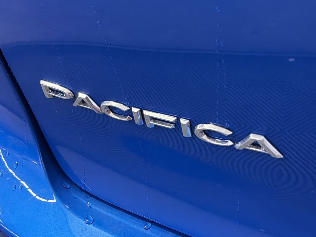 New 2026 Chrysler Pacifica Select image 6
