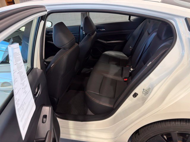 Certified 2022 Nissan Altima 2.5 SR w/ Midnight Edition Package AWD/4WD image 9