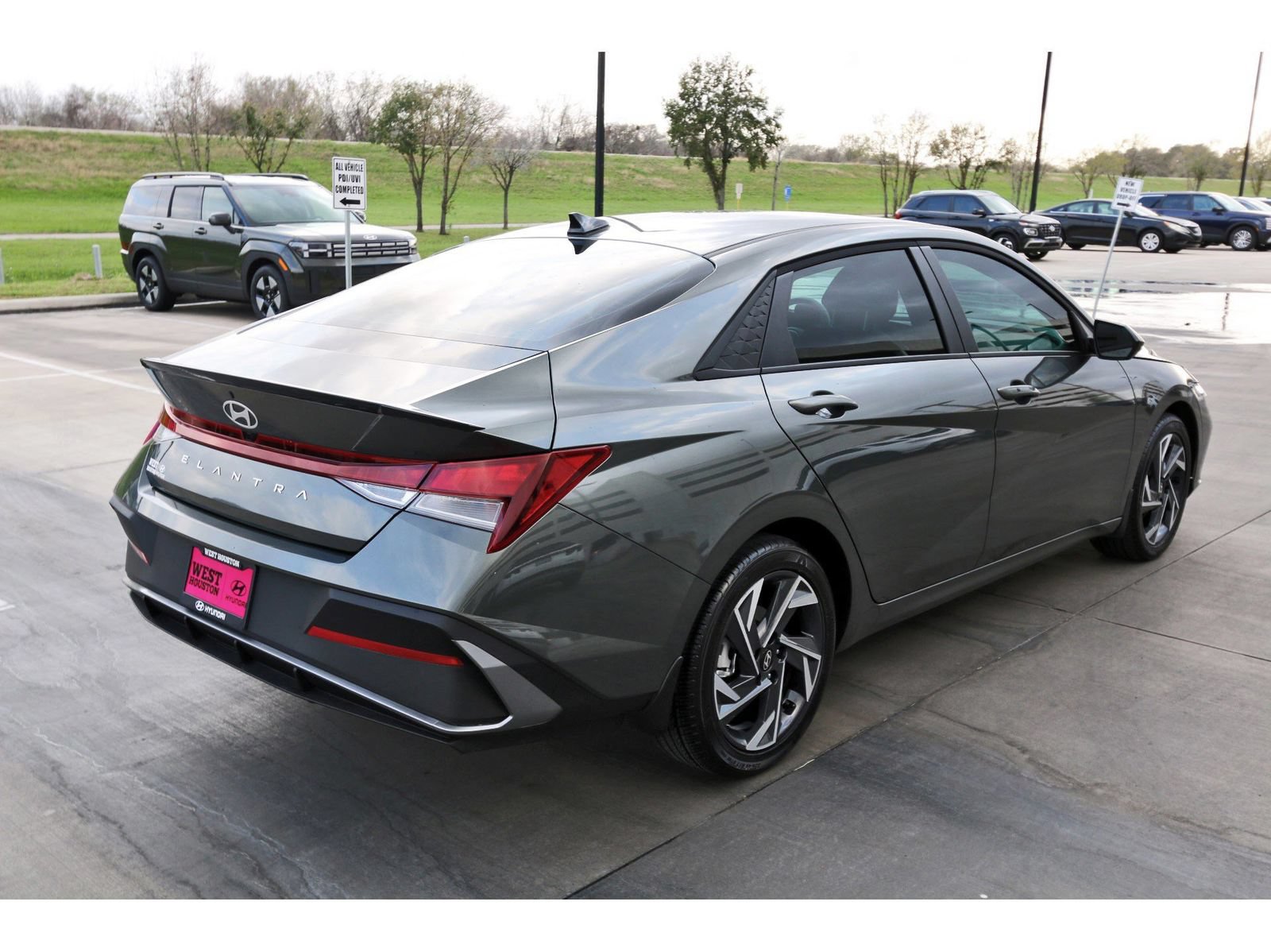 Used 2025 Hyundai Elantra Sport FWD image 9