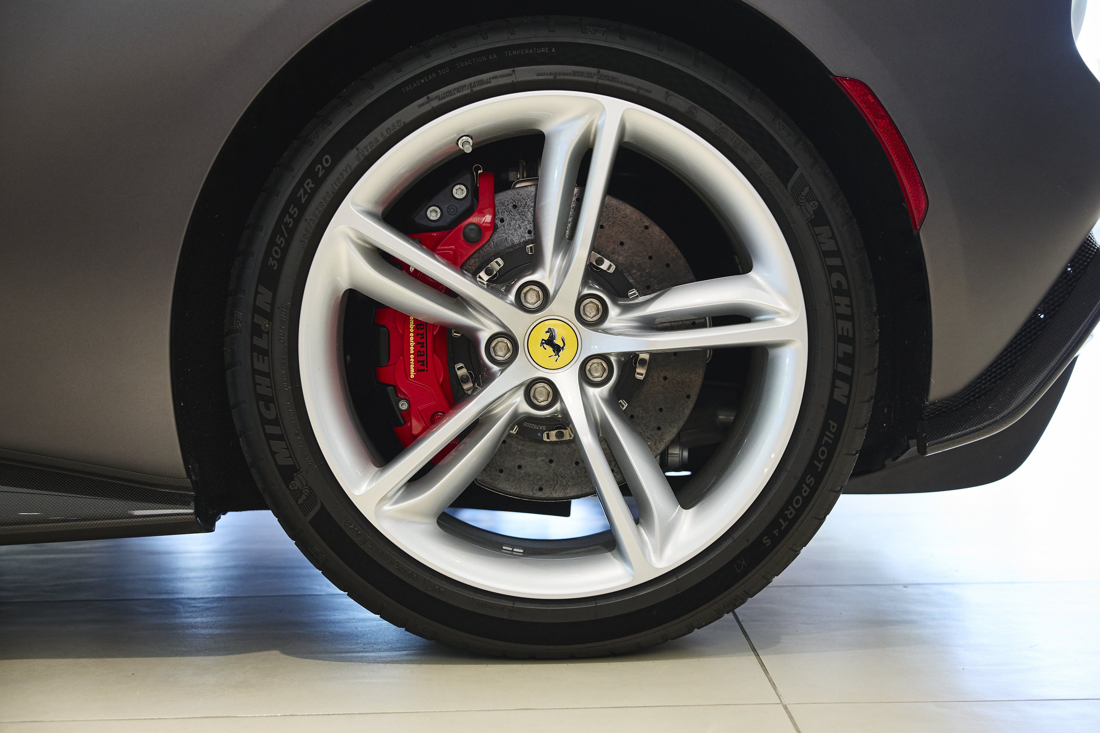 Used 2023 Ferrari 296 GTS RWD image 37