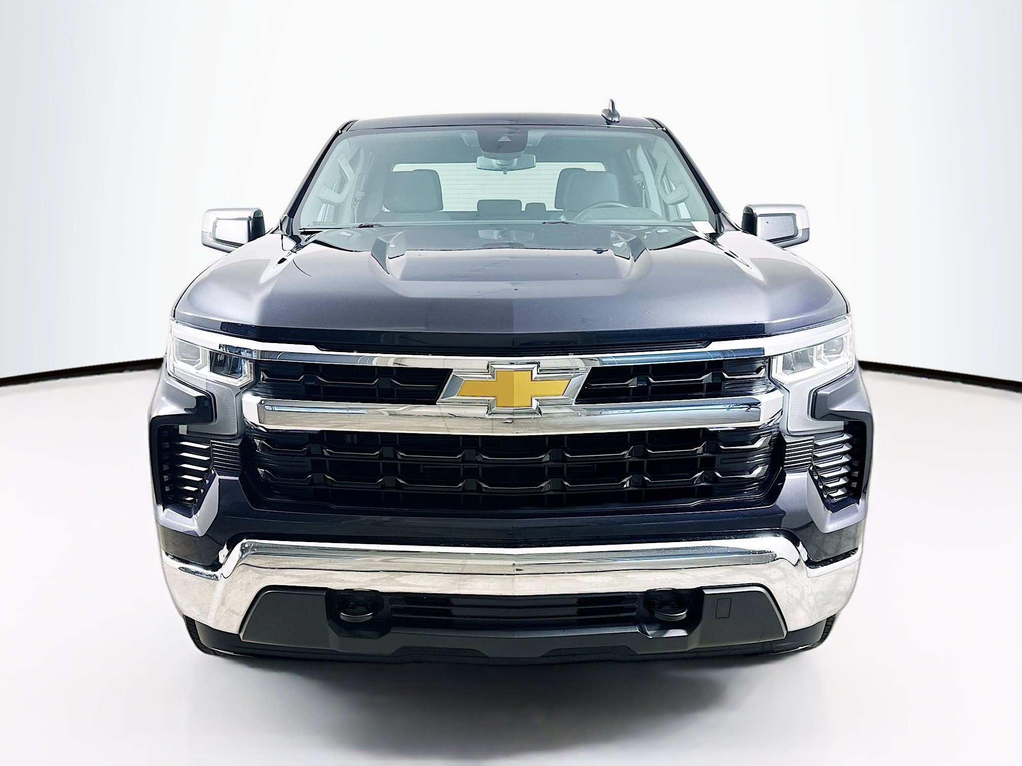 Used 2024 Chevrolet Silverado 1500 LT image 2