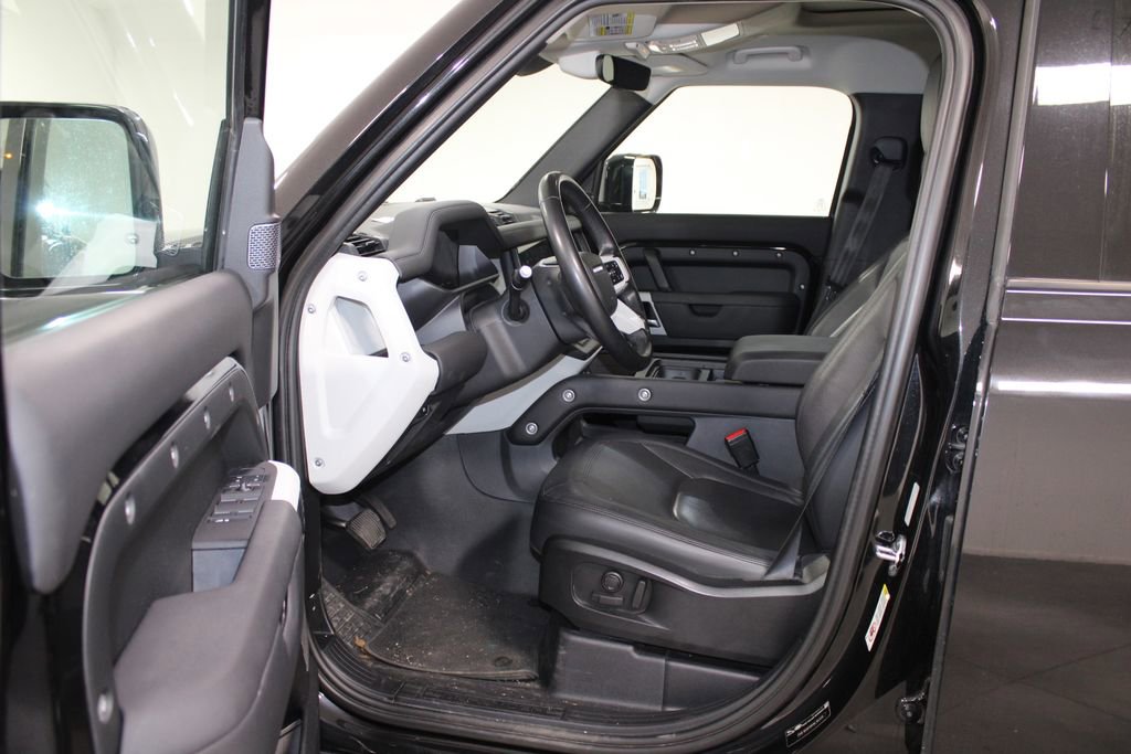 Used 2024 Land Rover Defender 110 S image 34