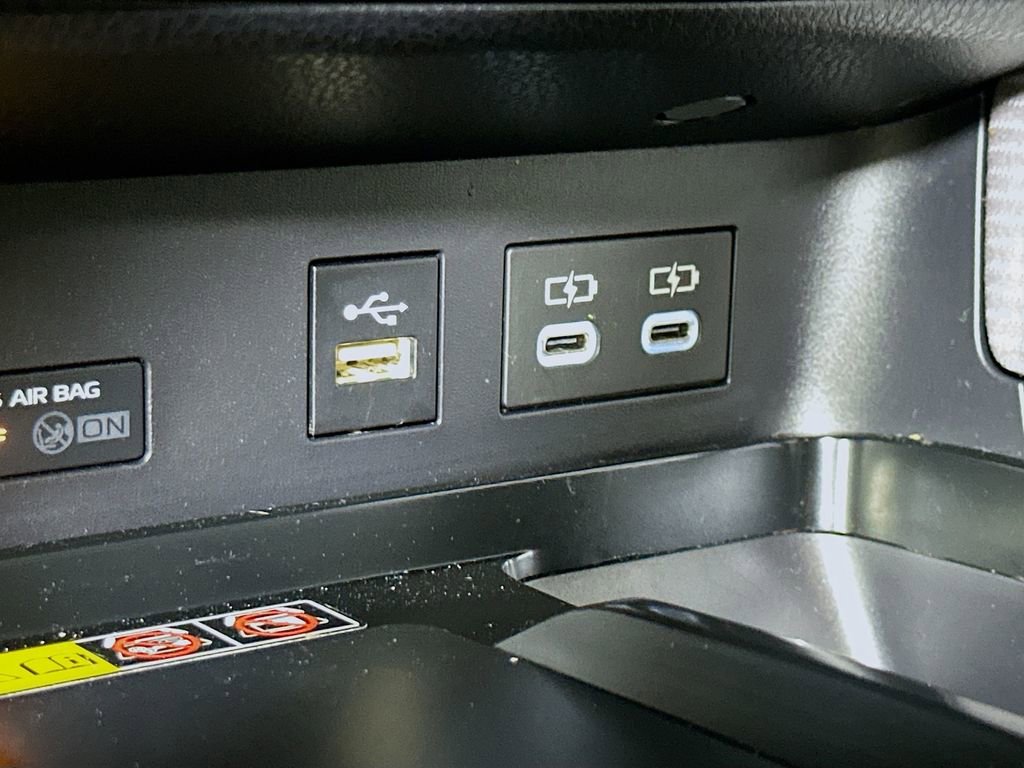 Used 2025 Toyota Camry SE w/ Convenience Package image 22