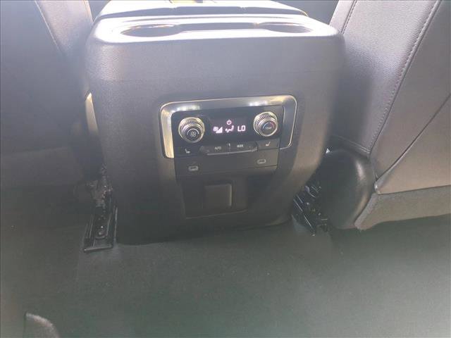 Used 2023 GMC Yukon SLT w/ SLT Luxury Package AWD/4WD image 18