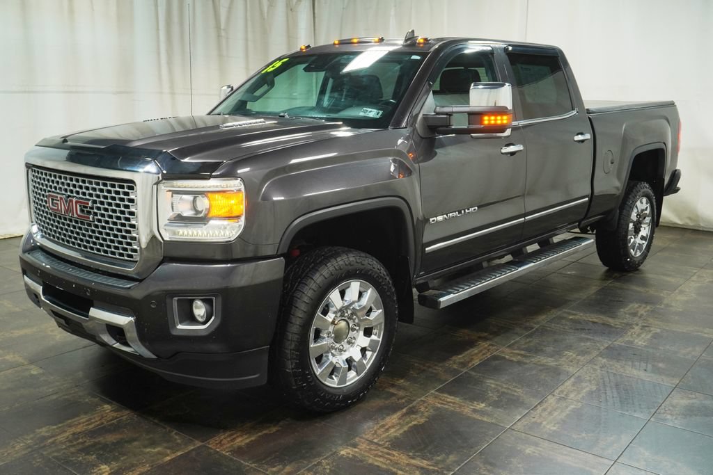 Used 2015 GMC Sierra 2500 Denali w/ Duramax Plus Package AWD/4WD image 2