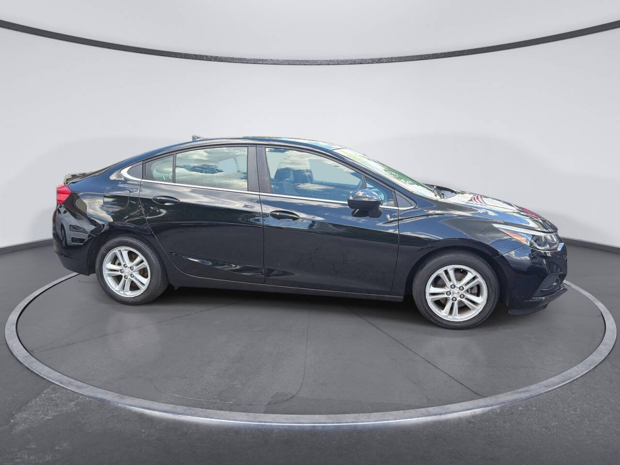 Used 2016 Chevrolet Cruze LT w/ Convenience Package FWD image 5