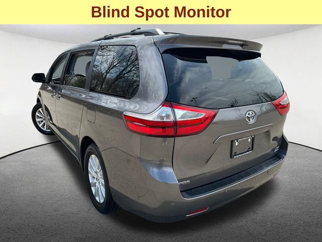 Used 2017 Toyota Sienna XLE Premium image 8
