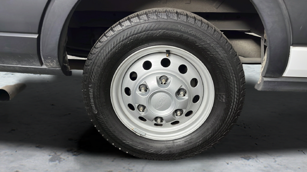 Used 2024 Ford Transit 250 148 Medium Roof Extended AWD w/ Load Area Protection Package image 37